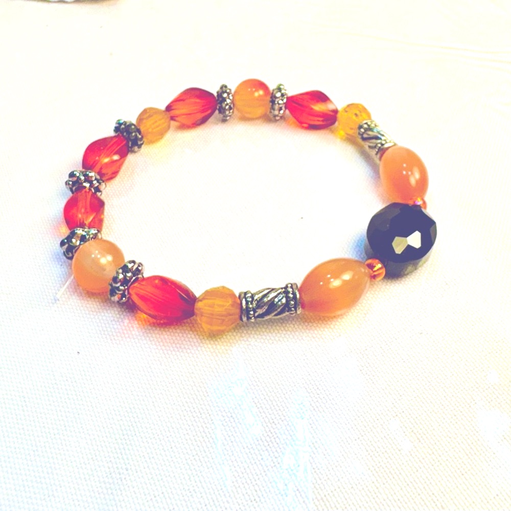 Bracelet Handcraftedstretchy Orange Peachy Yellow Black Beads W Silver Accents 10$